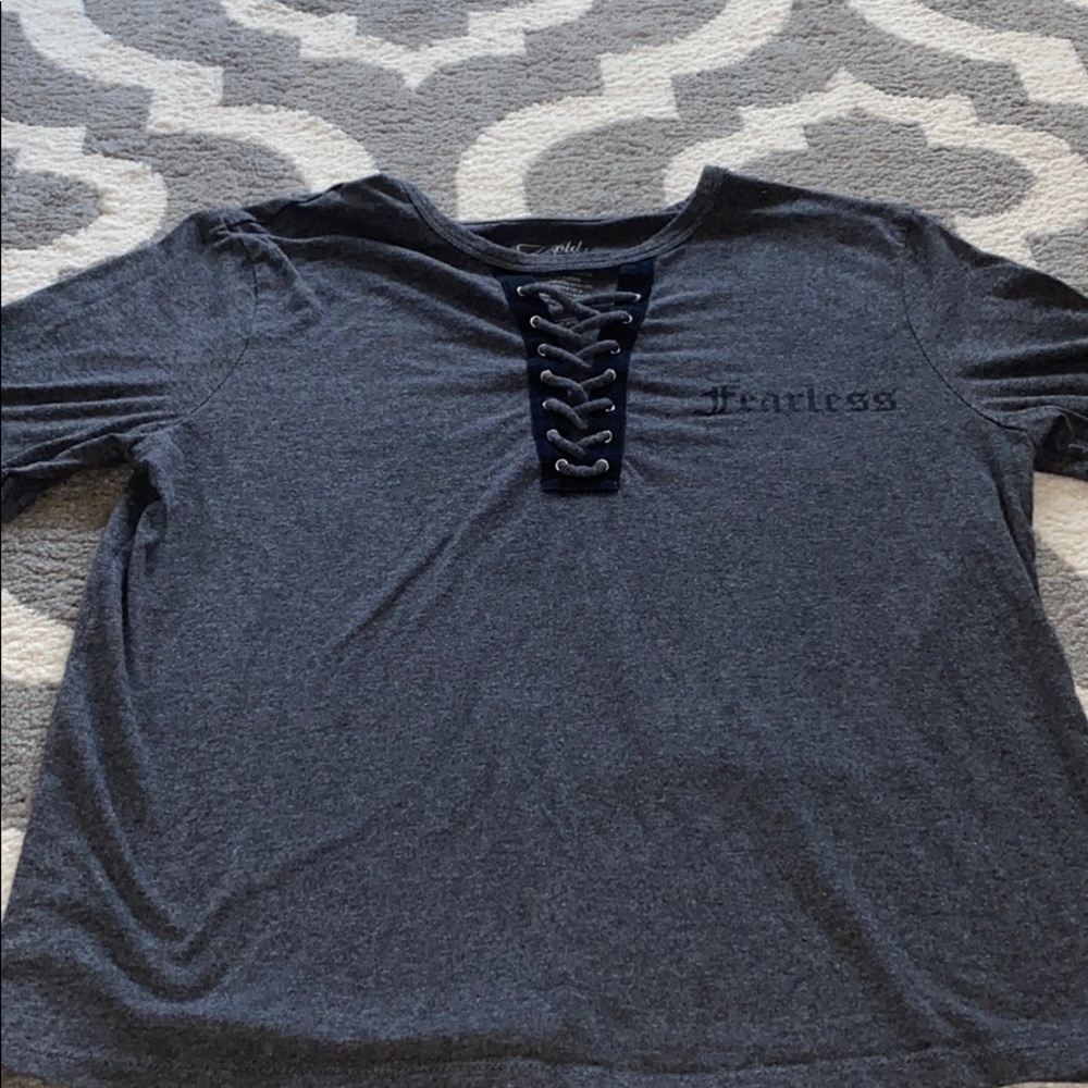 Women’s Fearless grey shortsleeved shirt